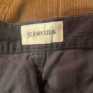 Men’s ST. John’s bay corduroy pants. 40x29